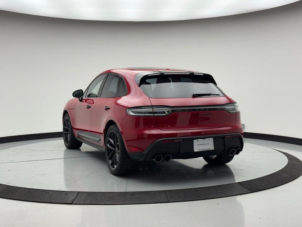 Thumbnail: 2026 Porsche Macan - 3