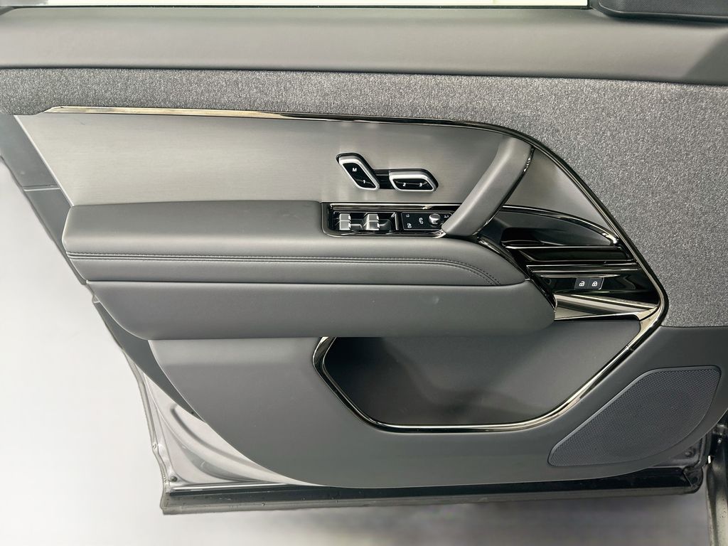 Used 2025 Gray Land Rover S image 23
