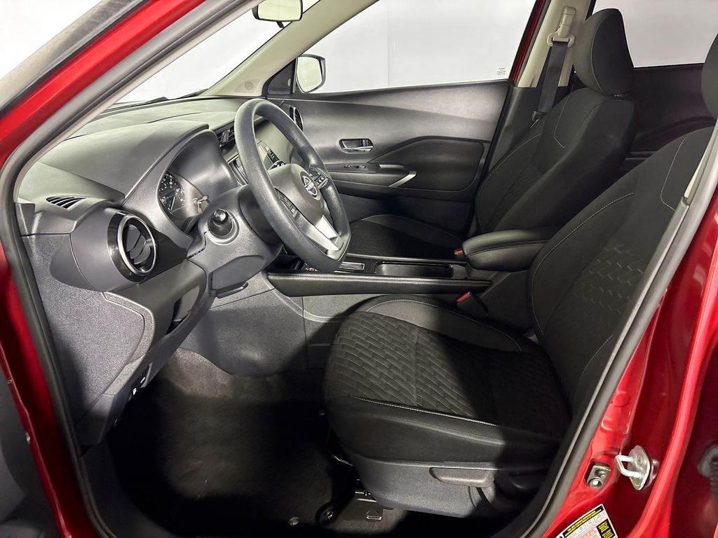 2022 Nissan Kicks SV