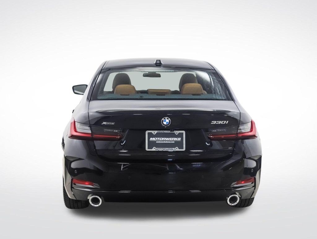 Thumbnail: 2025 BMW 3 Series - 4