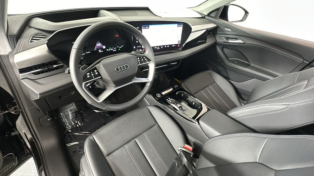Thumbnail: 2025 Audi Q6 e-tron - 31