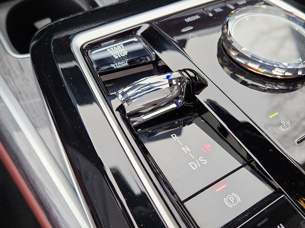 Thumbnail: 2024 BMW 7 Series - 16