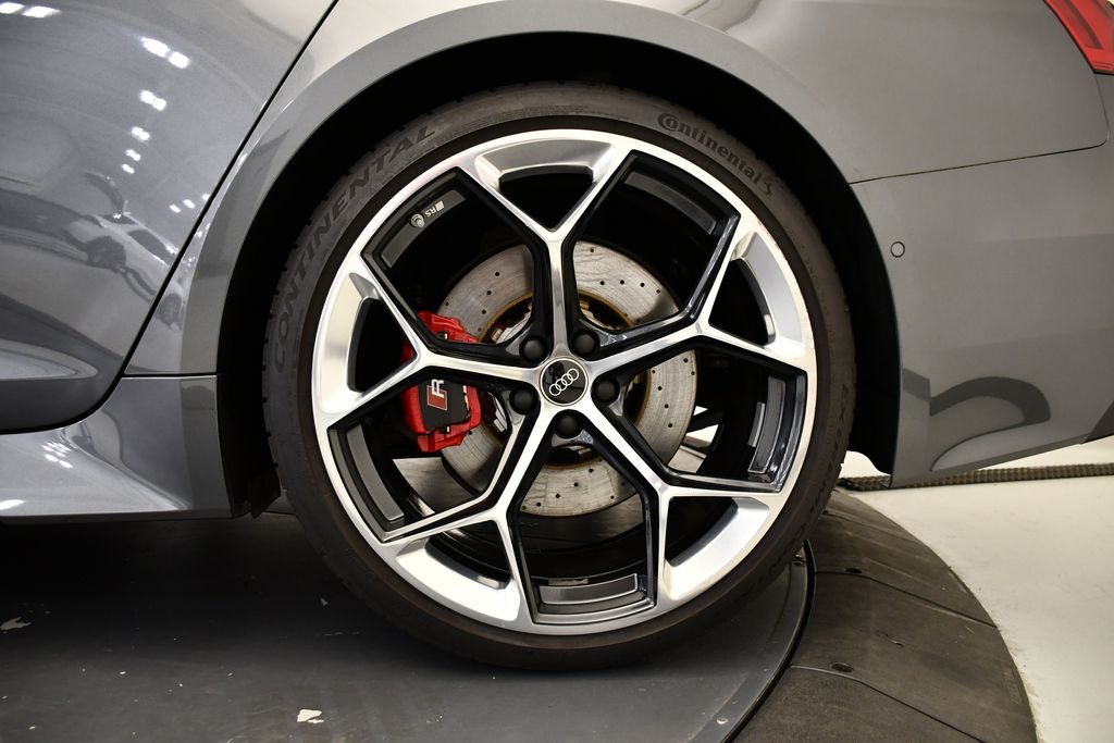 Thumbnail: 2024 Audi RS 6 - 14