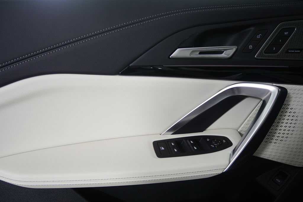 Thumbnail: 2026 BMW X1 - 8