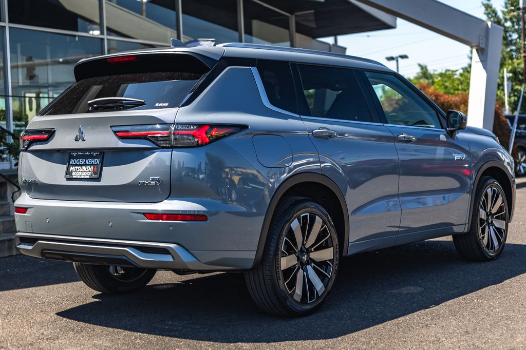 2026 Mitsubishi Outlander PHEV SEL thumbnail 7