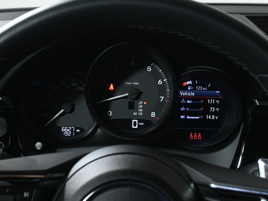 Thumbnail: 2025 Porsche Macan - 19