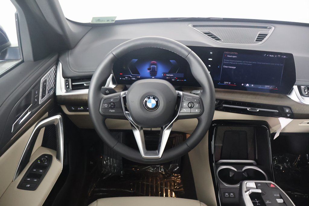 2025 BMW X1 xDrive28i 3