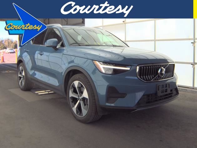 2025 Volvo XC40