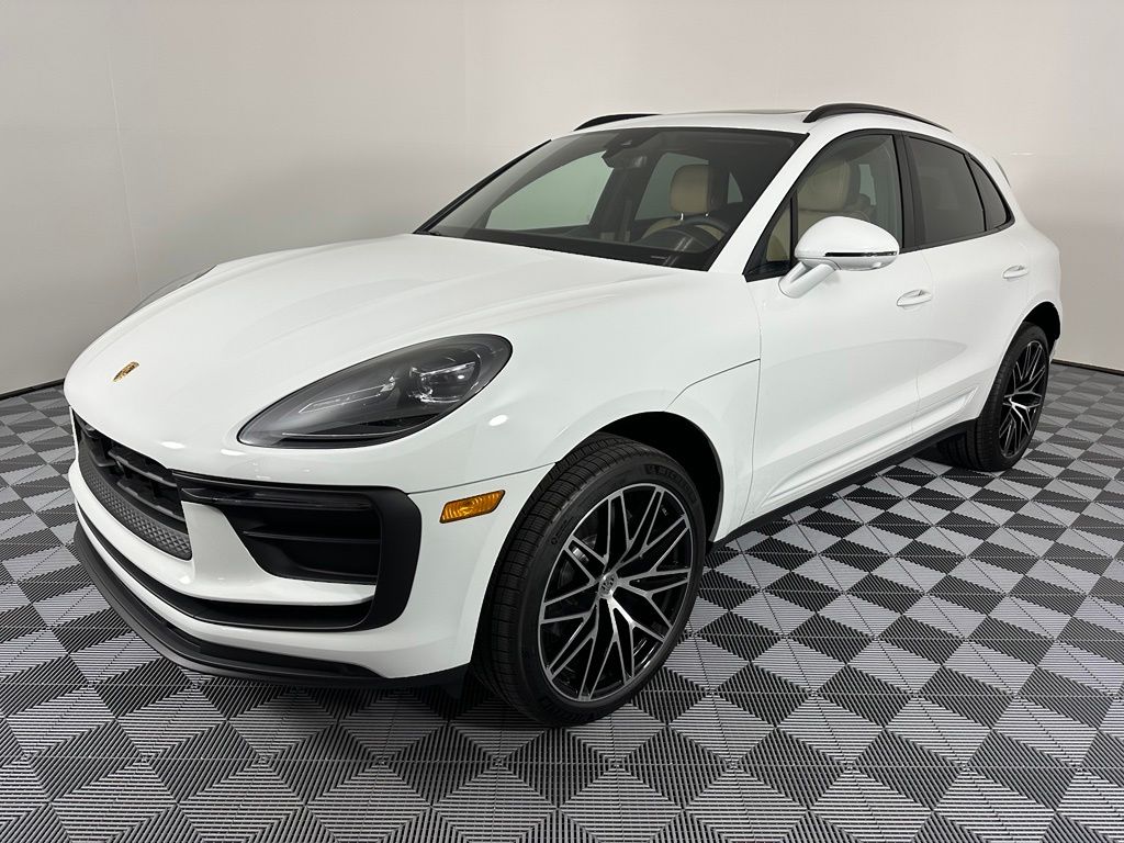 Thumbnail: 2026 Porsche Macan - 7