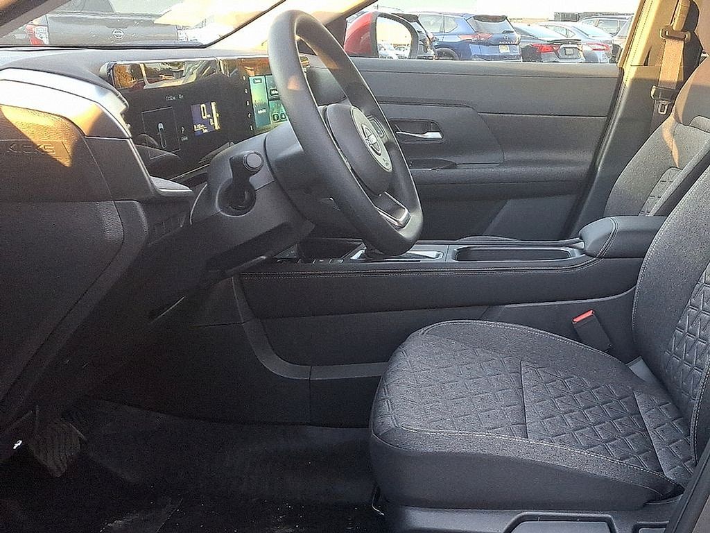 2025 Nissan Kicks SV 8