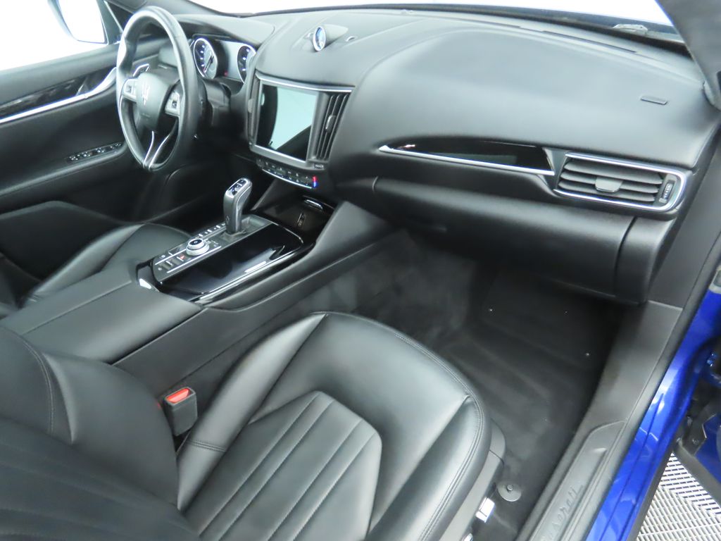Thumbnail: 2021 Maserati Levante - 18