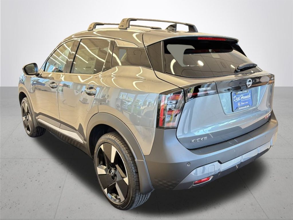 2026 Nissan Kicks SR