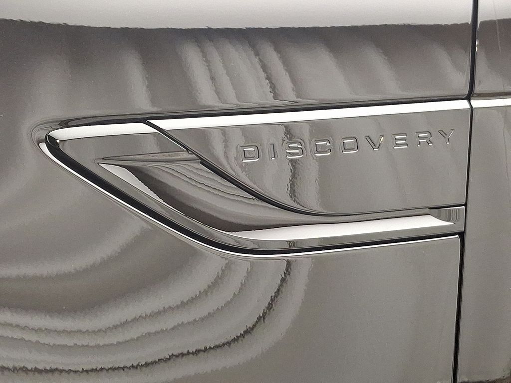 Thumbnail: 2026 Land Rover Discovery - 22