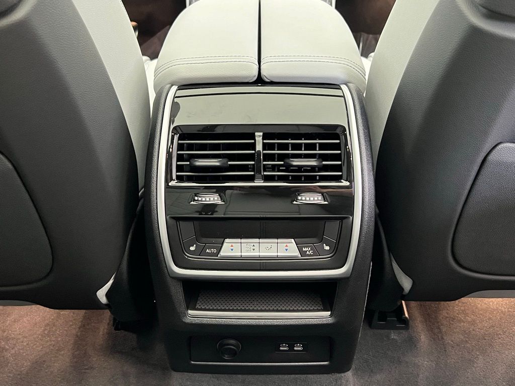 Thumbnail: 2026 BMW X5 - 9