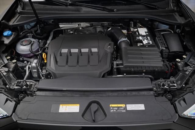 Thumbnail: 2025 Audi Q3 - 12