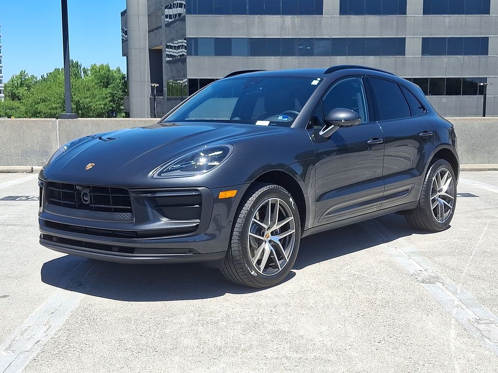 Thumbnail: 2026 Porsche Macan - 1