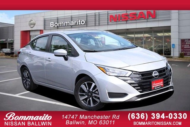 Brilliant Silver Metallic 2025 Nissan Versa Sedan Front-Wheel Drive Continuously Variable Transmission