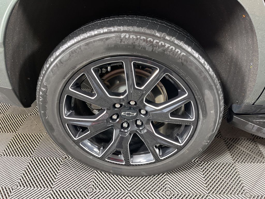 Thumbnail: 2023 Chevrolet Tahoe - 17