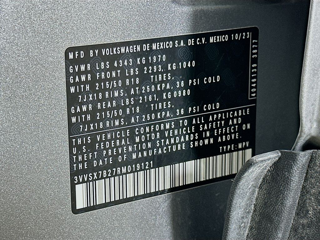 2024 Volkswagen Taos SE 32