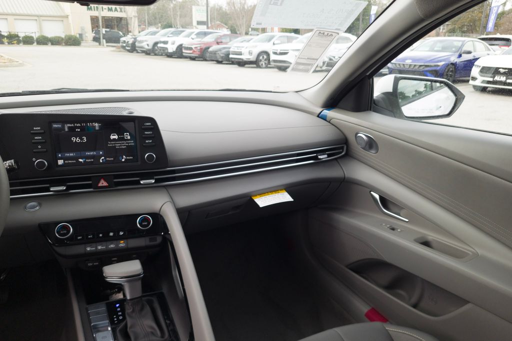 New 2026 White Hyundai Blue image 16
