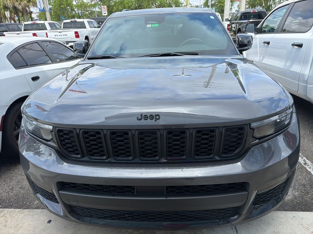 Used 2023 Baltic Gray Metallic Clearcoat Jeep Altitude image 2