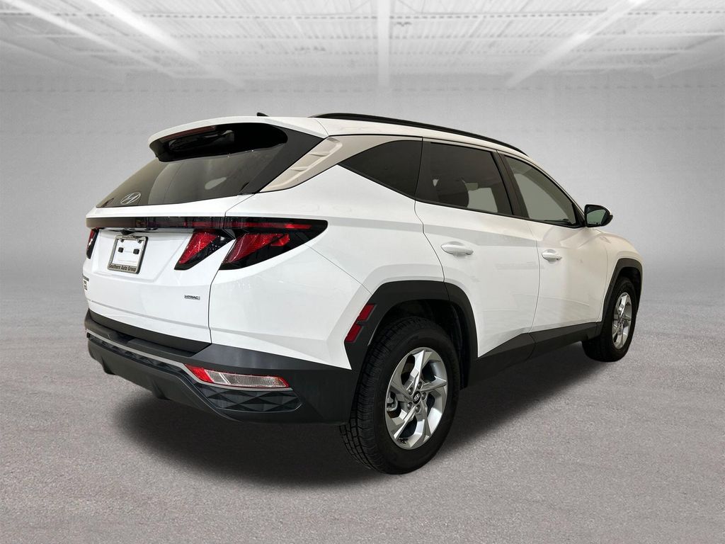 Used 2024 White Hyundai SEL image 5