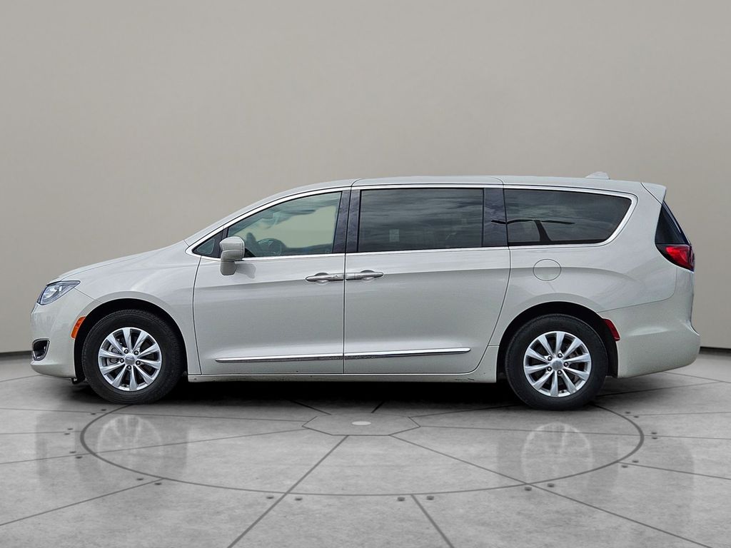 Used Car 2019 Chrysler Pacifica  Touring Plus For Sale Under $20,000 In San Marcos, Texas