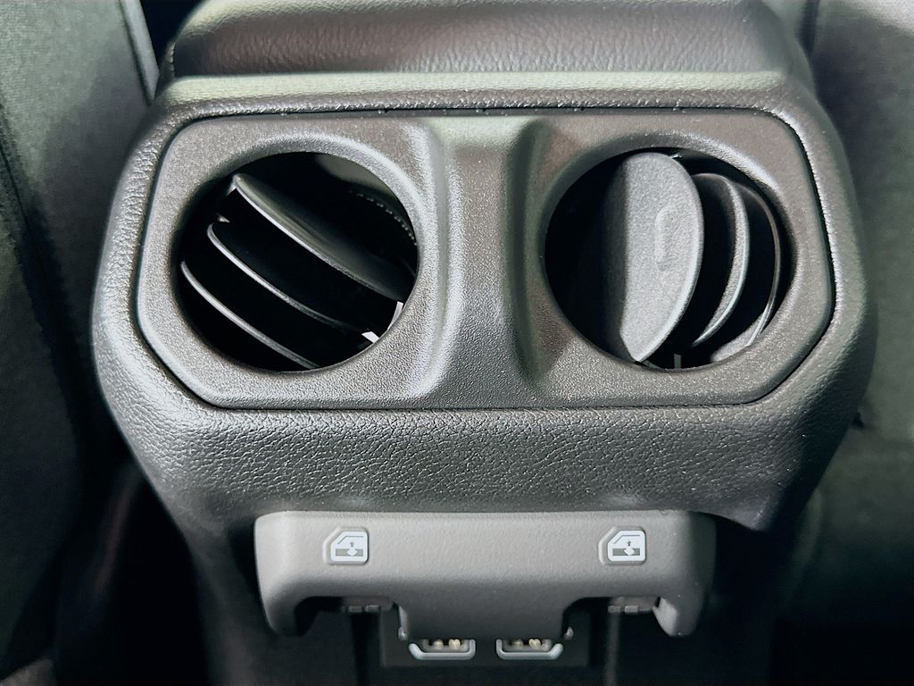 Thumbnail: 2024 Jeep Gladiator - 24