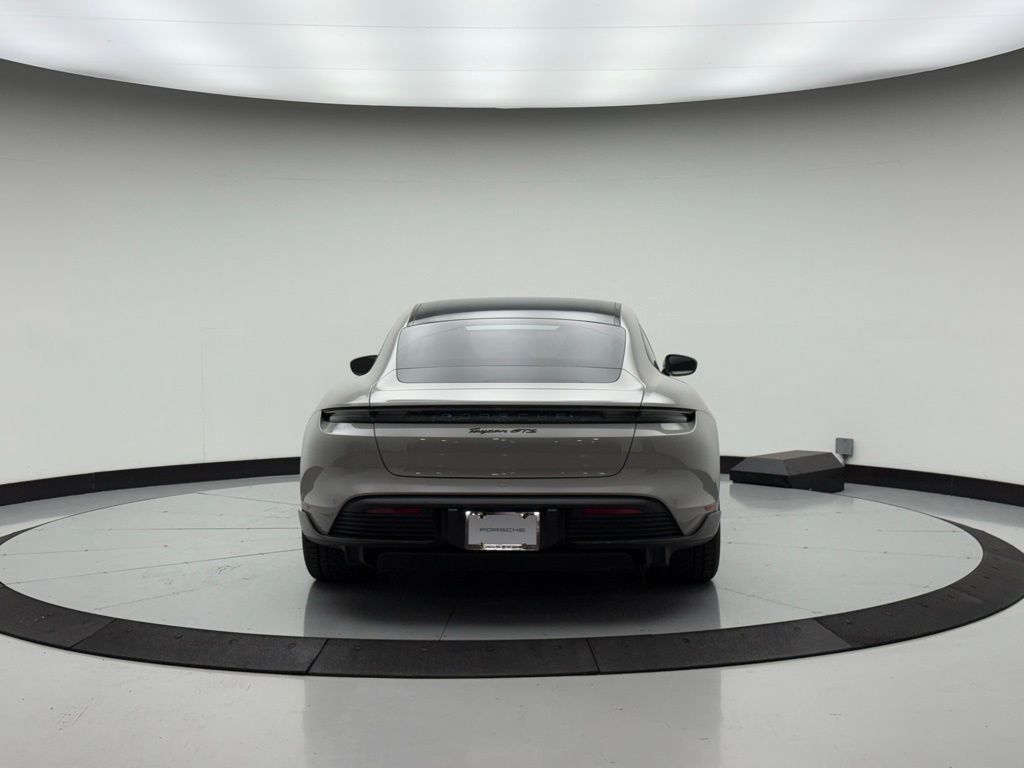 Thumbnail: 2022 Porsche Taycan - 10