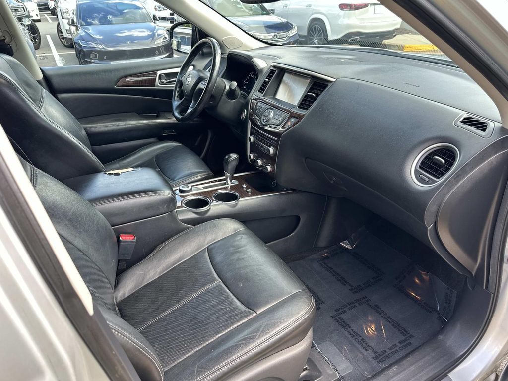 Thumbnail: 2014 Nissan Pathfinder - 21