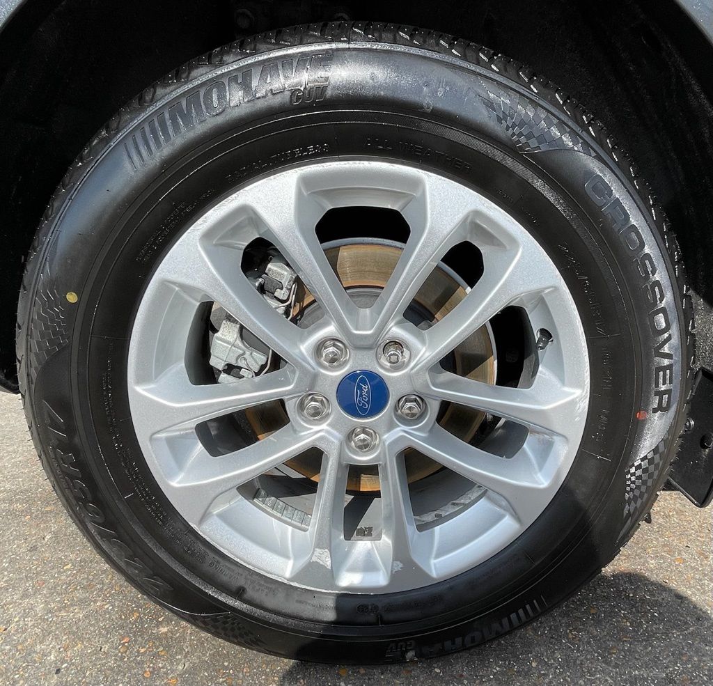 2020 Ford Escape SE Green at DeMontrond Ford