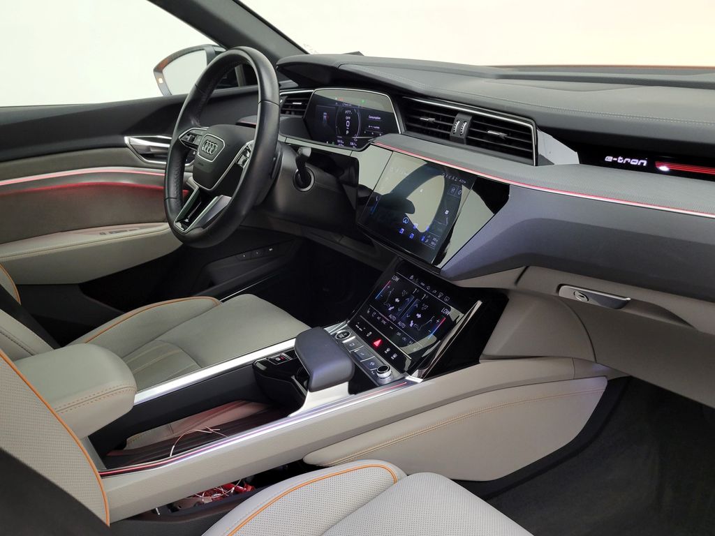 Thumbnail: 2024 Audi Q8 e-tron - 14