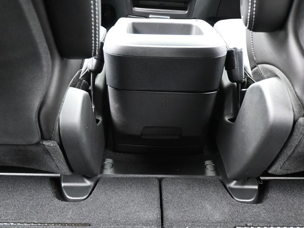 New 2026 Diamond Black Crystal Pearlcoat Chrysler Select image 33