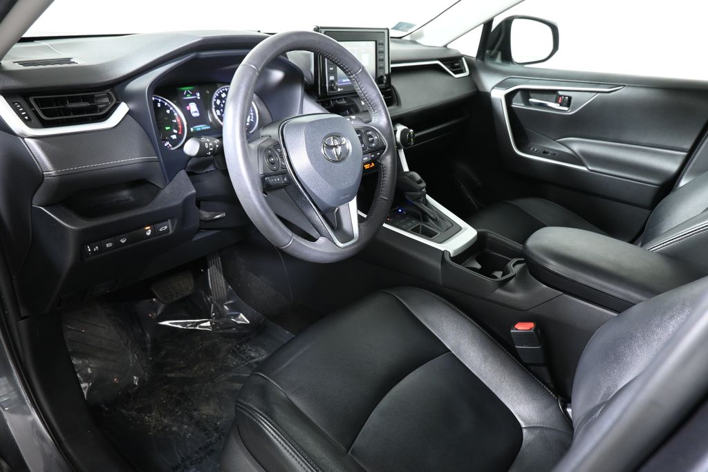 Thumbnail: 2021 Toyota RAV4 - 14