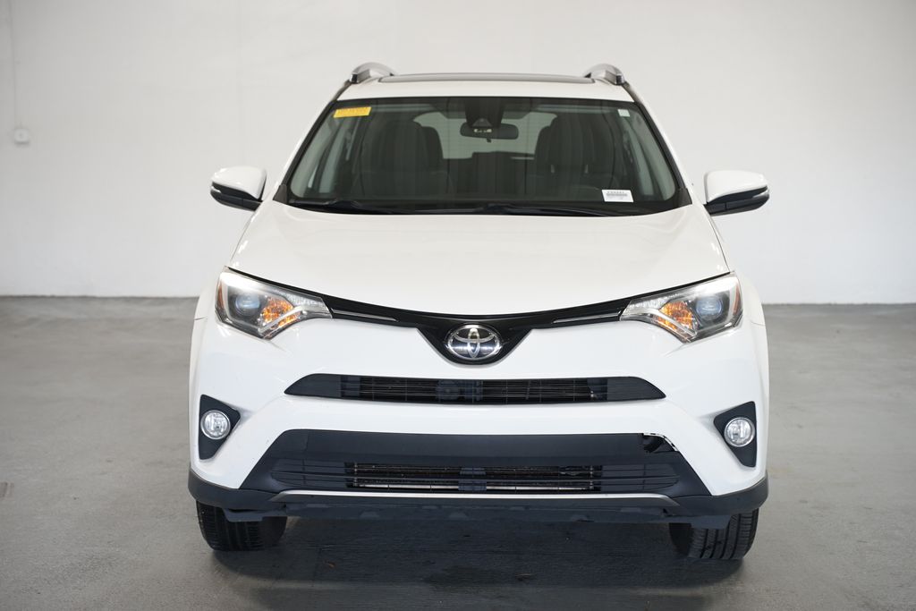 Thumbnail: 2018 Toyota RAV4 - 2