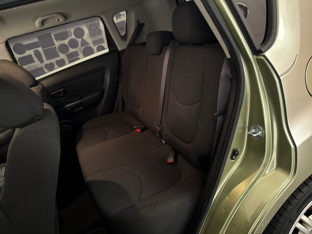 Used 2012 Green Kia Base image 27