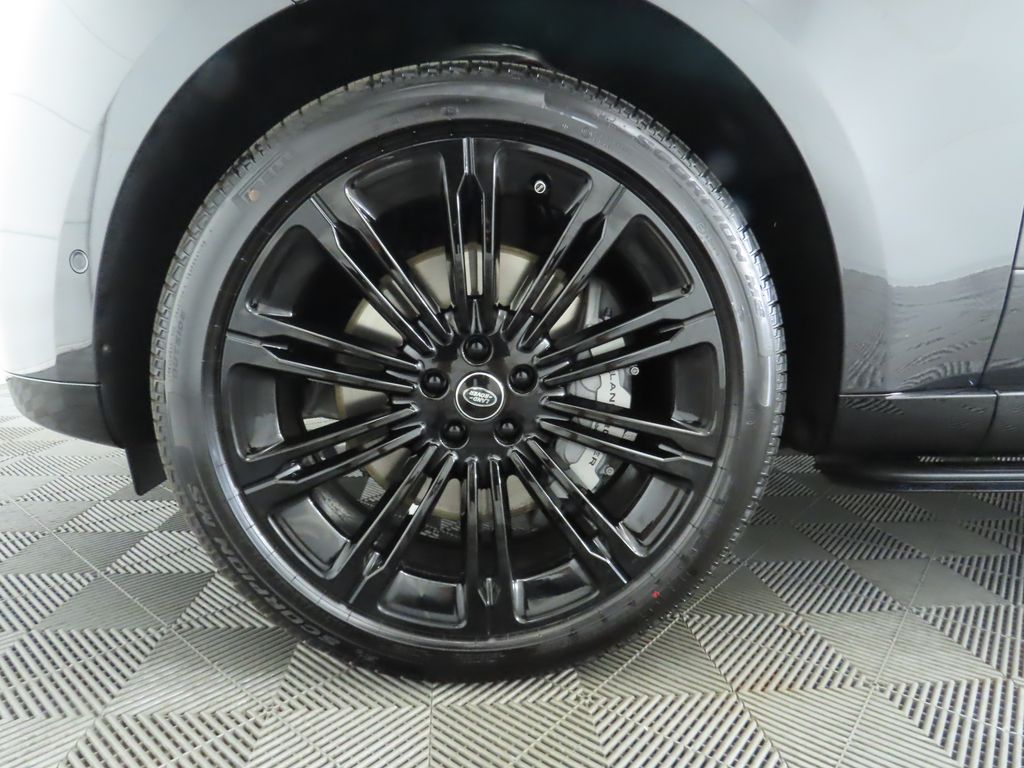 Thumbnail: 2025 Land Rover Range Rover - 31