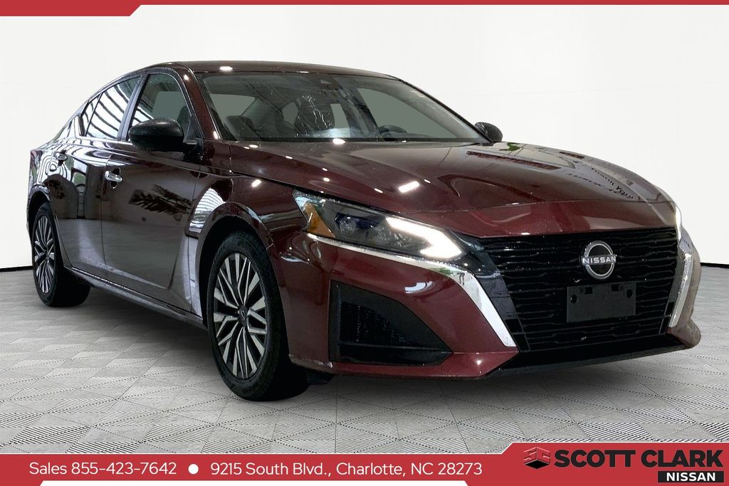 2024 Nissan Altima 2.5 SV