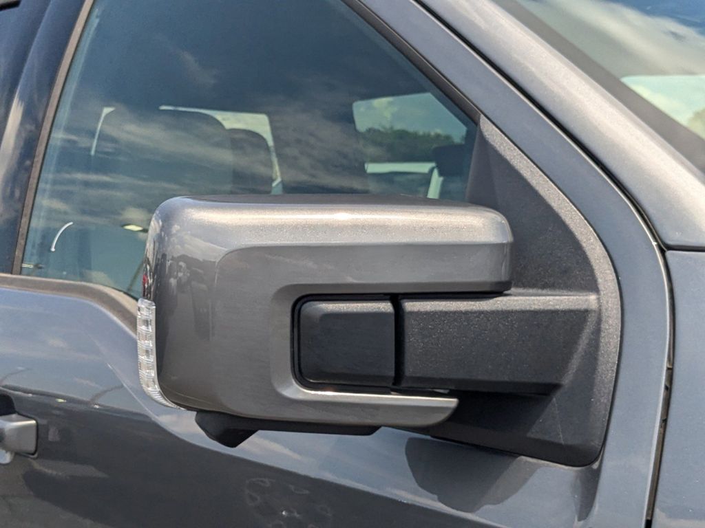 2025 Ford F-150 Lightning Platinum