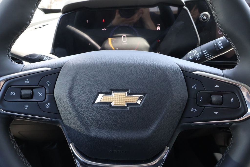 2025 Chevrolet Trax LT 19