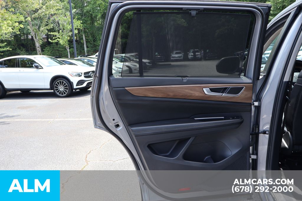 Used 2024 Silver Volkswagen 2.0T SE w/Technology image 21