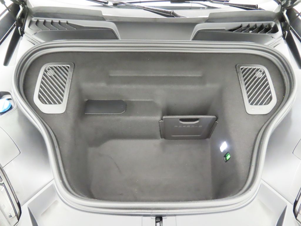 2024 Porsche Macan T 31