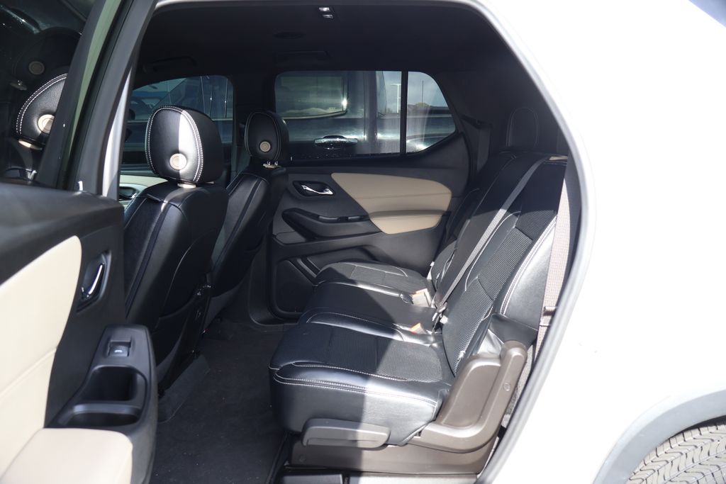 2022 Chevrolet Traverse LS 30