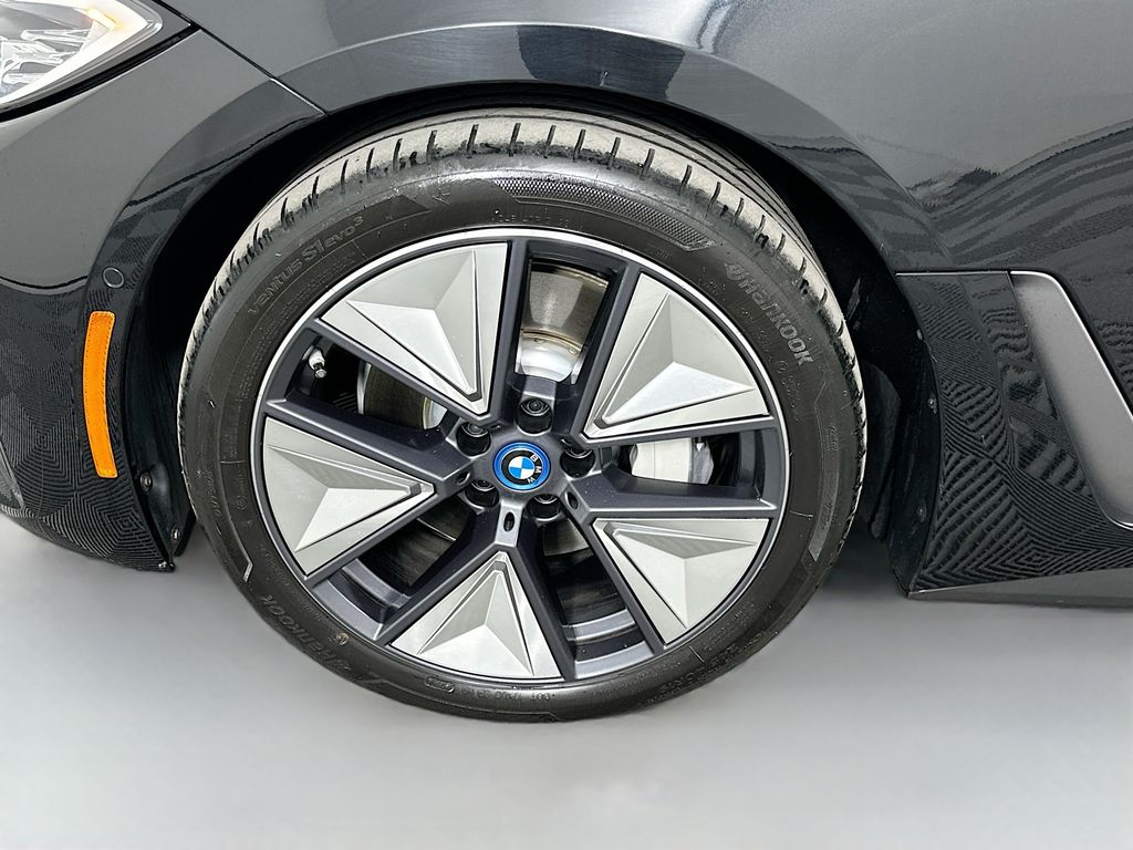 Thumbnail: 2023 BMW i4 - 32
