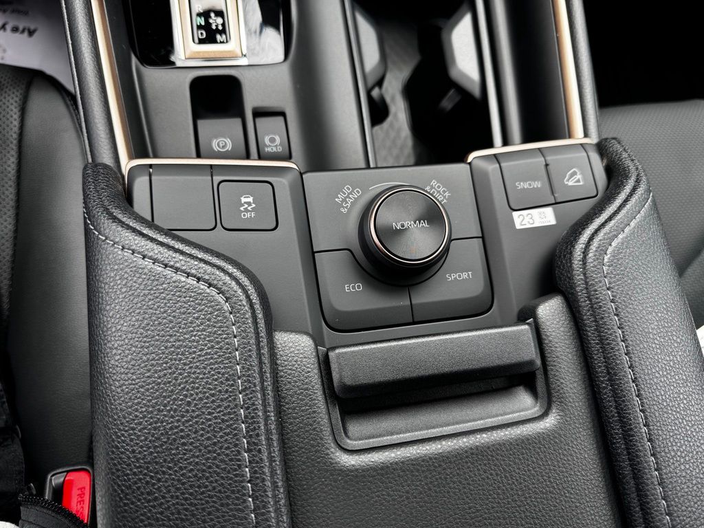 New 2026 Toyota Grand Highlander Hybrid SUV