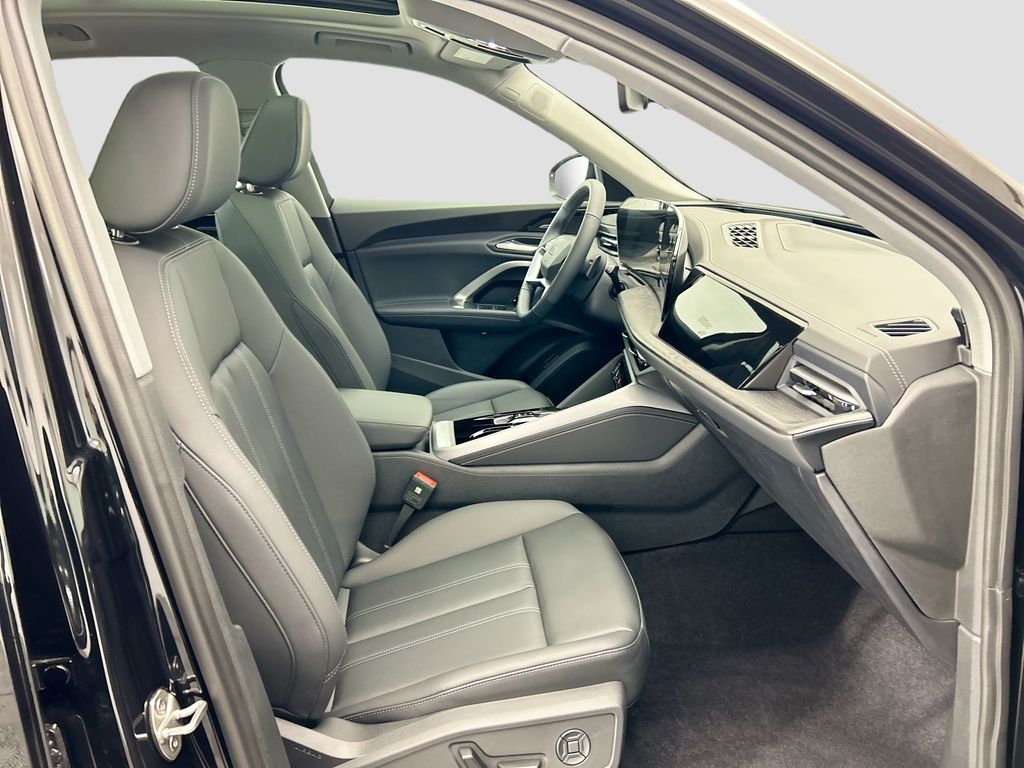 Thumbnail: 2025 Audi Q5 - 19