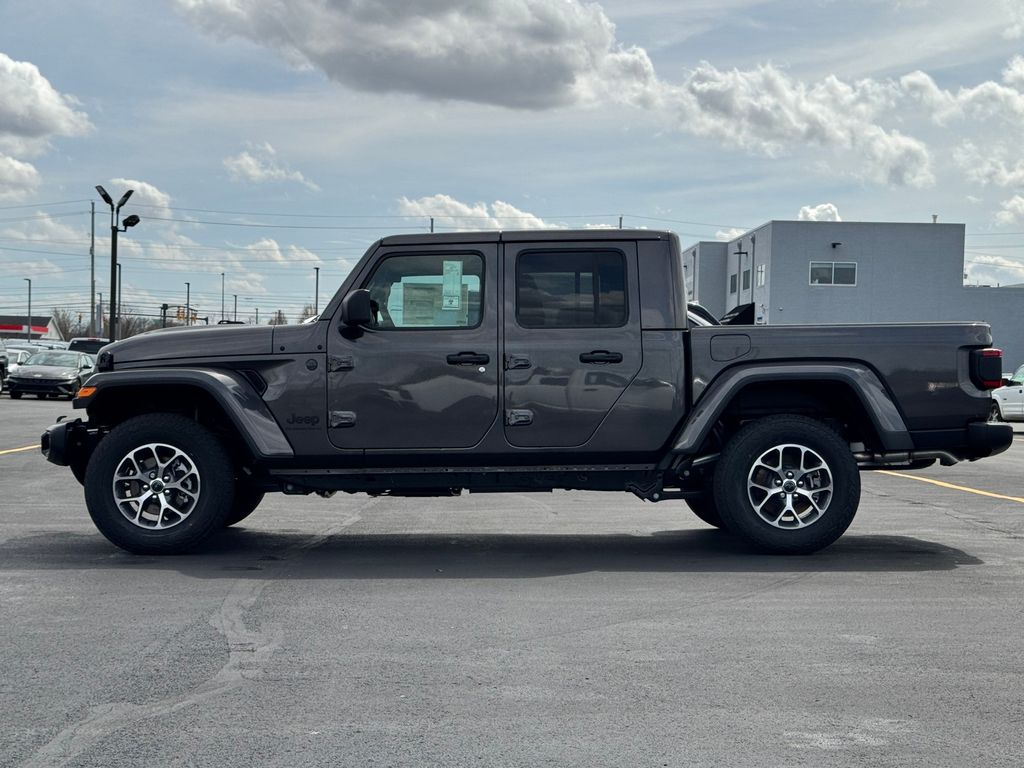 View vehicle photo 4