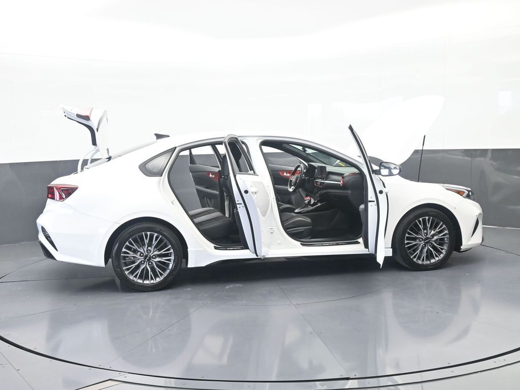 Used 2024 Snow White Pearl Kia GT-Line image 71