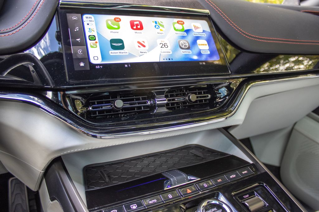 2025 Aston Martin DBX 707 - Photo 27