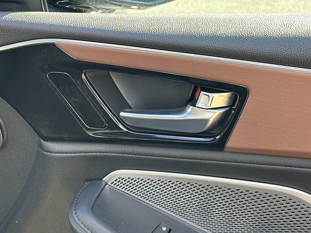 Thumbnail: 2022 Acura MDX - 19